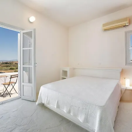 Paros Naousa Beachfront Villa *