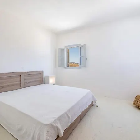 Paros Naousa Beachfront Willa *
