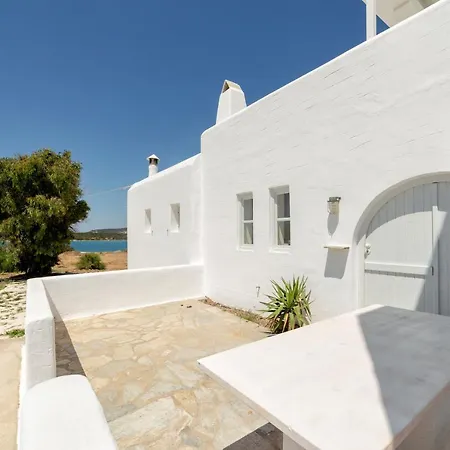 Paros Naousa Beachfront Willa *